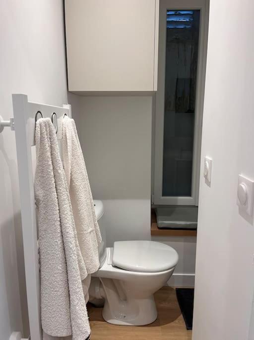 Studio Melun Peaceful Area 5 Min To Train Station Buitenkant foto