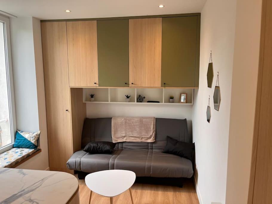 Studio Melun Peaceful Area 5 Min To Train Station Buitenkant foto